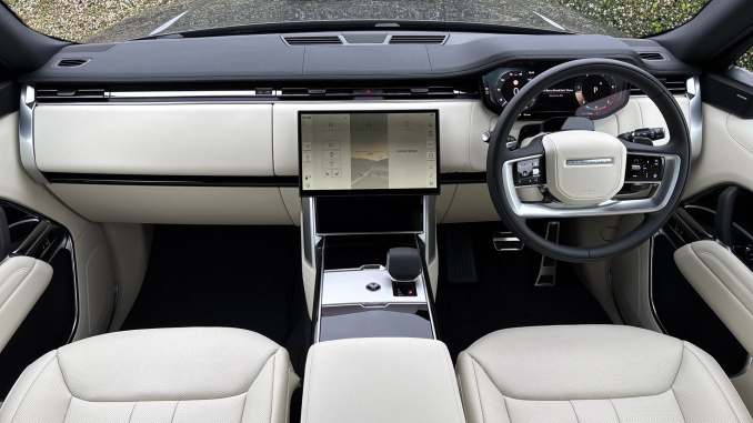 Land Rover Range Rover 3.0 D300 Edition 4dr Auto Diesel Estate - Image 9